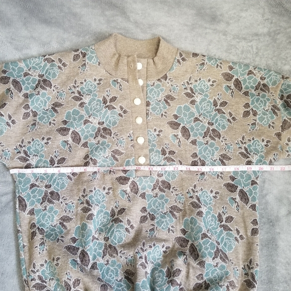 Season Ticket Vintage Henley Pullover Floral Retro Swearshirt SM Chic Bu… - Picture 8 of 13